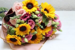 Girasol y lisianthus