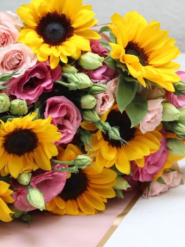 Girasol y lisianthus